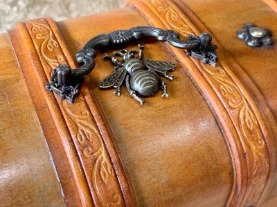 Bumble Bee Bronze Dungeons and Dragons Chest with metal D20 Crit Coin Trinket box and DnD Dice Box - Image 2