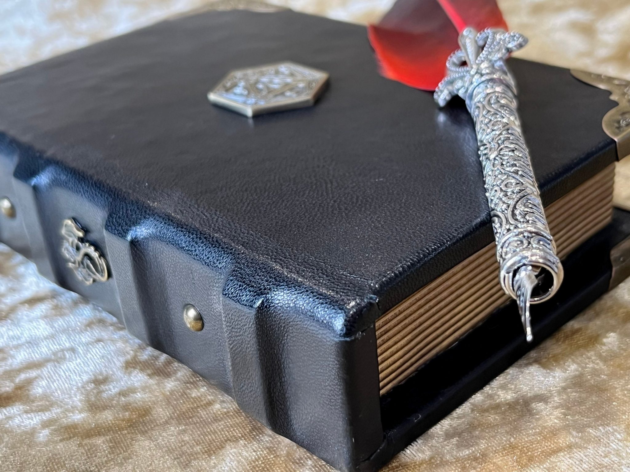 Fantasy book box rpg Genuine Leather D20 A6 Book Box