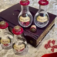 NEW WITH MINI DICE!!! Dungeons and Dragons Ornate Healing Potions for RPG gift games Props magic potion bottles gifts - DnD DnD5