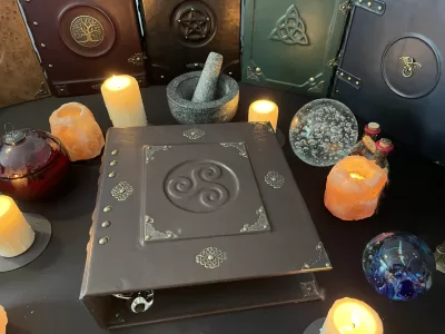 Leather Binder | Tome | Grimoire | Spell Book - A4 LARGE | Fantasy DnD | Witchcraft | blank with Deckled Parchment