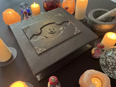 Leather Binder | Tome | Grimoire | Spell Book - A4 LARGE | Fantasy DnD | Witchcraft | blank with Deckled Parchment