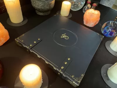 DM Screen Book Crit D20 Coin Story Book Genuine Leather Tome Dungeon Master DM Screen GM Screen Game Master Screen - Image 4