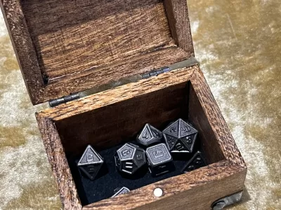 Chest with mini metal Polyhedral Dice | Games like Dungeons and Dragons, Pathfinder, Gifts RPG