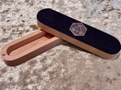 Dice Vault | Dungeons and Dragons | Purple Dragon scale leather on lid | DnD | Rose Gold D20 Badge | Dungeon Gifts RPG Gift