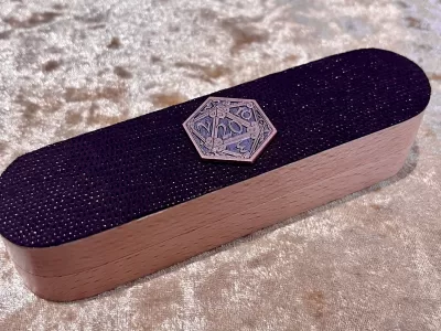 Dice Vault | Dungeons and Dragons | Purple Dragon scale leather on lid | DnD | Rose Gold D20 Badge | Dungeon Gifts RPG Gift - Image 2