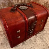 Wooden chest box D20, lined Dice Fantasy Trinket box and DnD Dice Box for Dungeons and Dragons