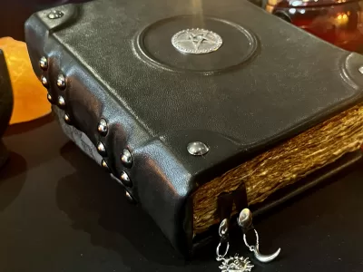 Pentacle Leather Notebook | Tome | Grimoire | Spell Book - A5 | Fantasy DnD | Witchcraft | blank with Deckled Parchment