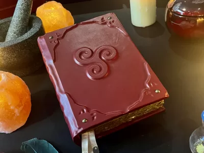 Triskelion Leather Notebook | Tome | Grimoire | Spell Book - A5 | Fantasy DnD | Witchcraft | blank Deckled Parchment