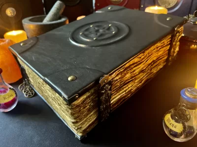 Pentacle Black | Leather Notebook | Tome | Grimoire | Spell Book - A4 LARGE | Fantasy DnD | Witchcraft | blank Deckled Parchment