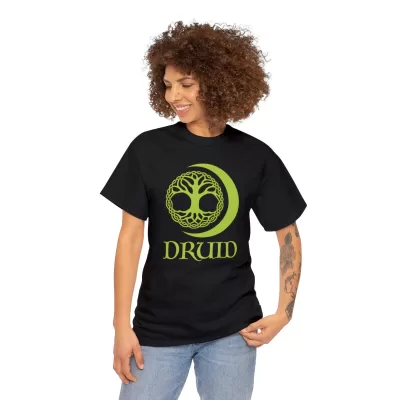 Druid | Unisex T-shirt | Dungeons and Dragons Style | Pathfinder Style | Fantastic Gift | Metal D20 Shirt | Dragon Dice Shirt